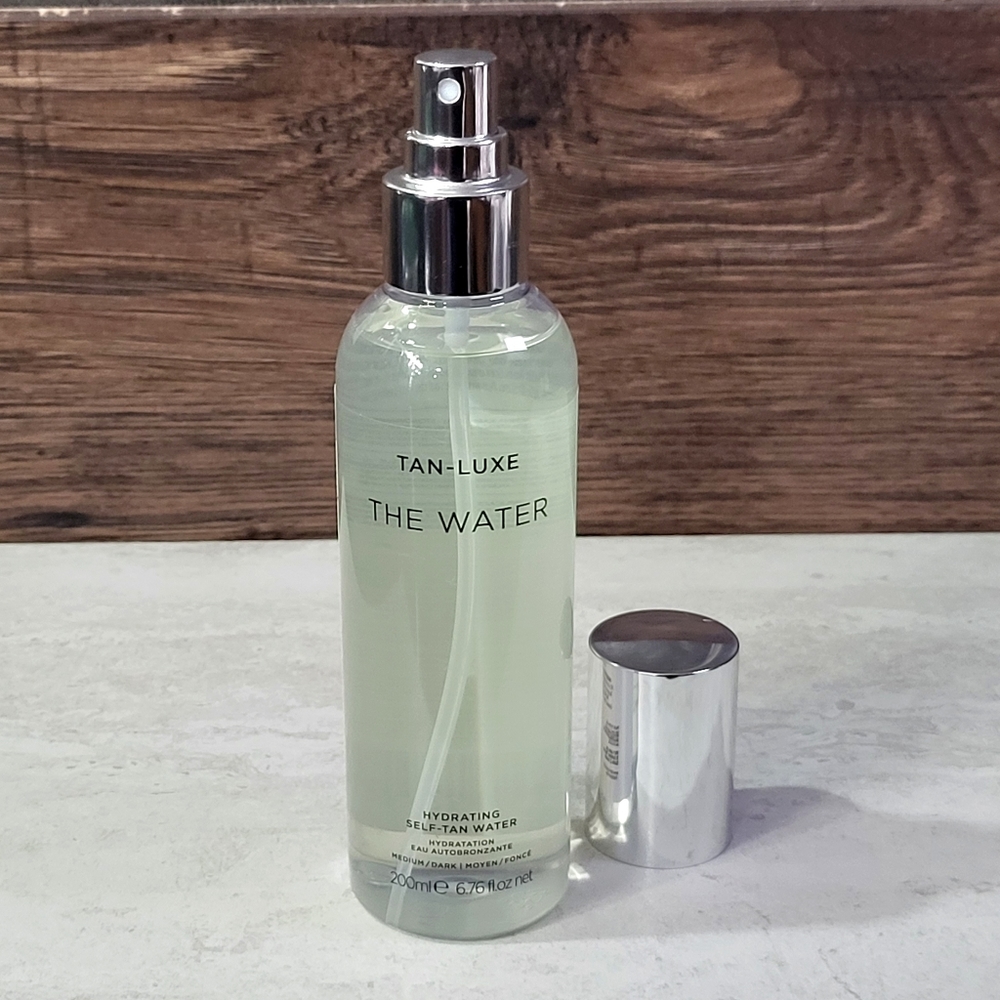 Tan-Luxe The Water Hydrating Self-Tan Water — Light Green